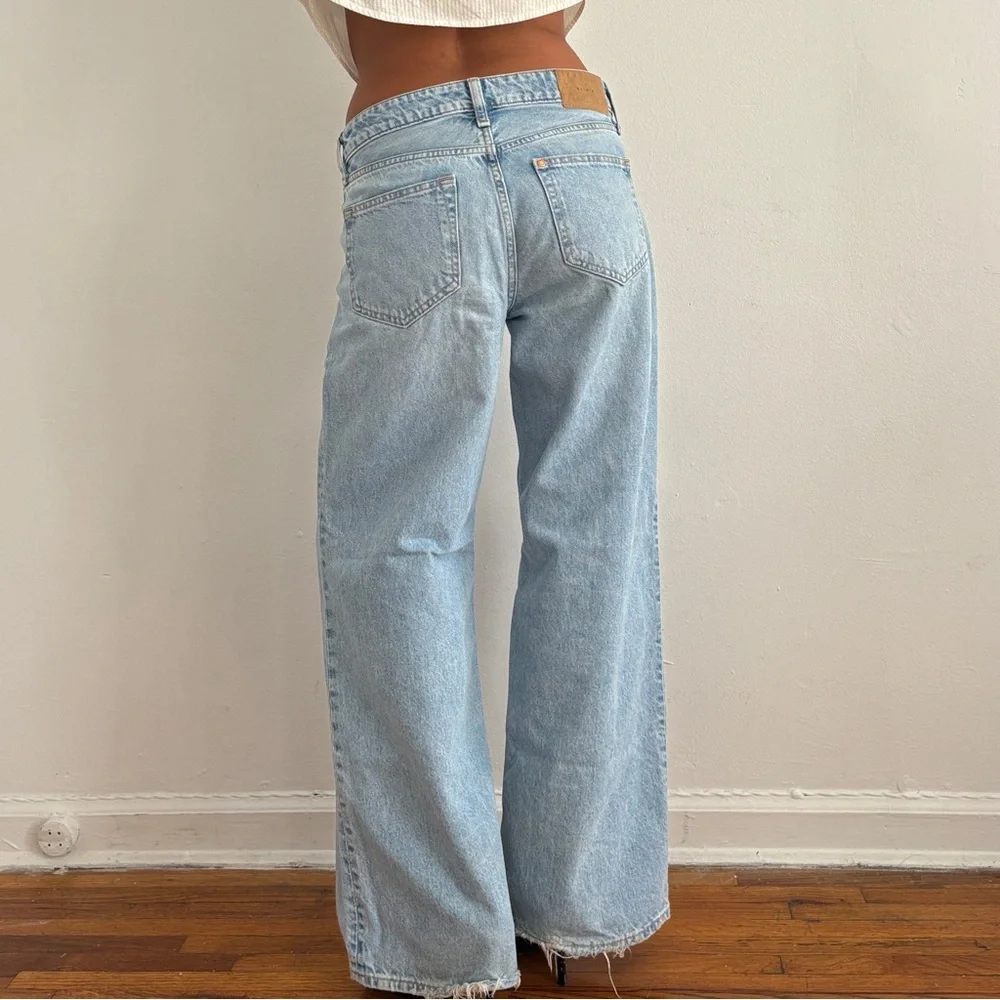 Low Rise Baggy Jeans - Picture 2 of 8